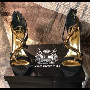 👡👡Cape Robbins Shea Heel Sandal 👡